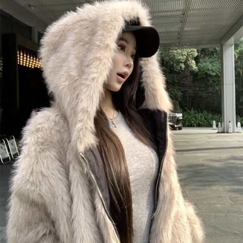 Real shot~ American retro mountain carving two-sided coat for women in winter with a sense of elegance, fur-lined leather-padded warm cotton coat