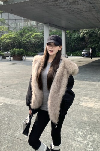 Real shot~ American retro mountain carving two-sided coat for women in winter with a sense of elegance, fur-lined leather-padded warm cotton coat