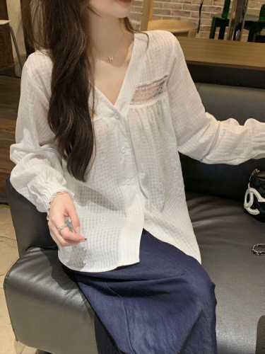 Photographed Korean-style white V-neck women's French loose casual temperament long-sleeved inner shirt