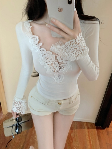 Photographed Long-sleeved V-neck Lace Splicing Fitted Slimming T-shirt