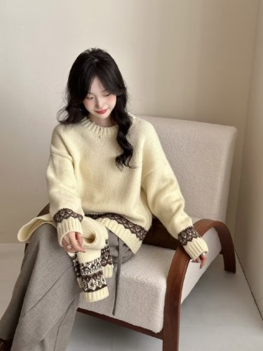 Hand-painted Christmas New Year Red Scarf Sweater Autumn Winter Lazy Style Embroidered Contrast Color Loose Slimming Knit Top