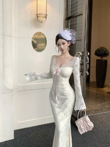 Live shot! Sexy lace V-neck lace long-sleeve dress, slimming, fish-tail, bust-enhancing skirt