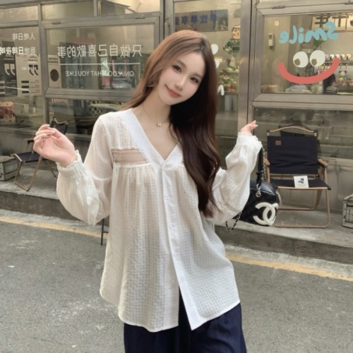 Photographed Korean-style design white V-neck women's French loose casual temperament long-sleeved inner shirt