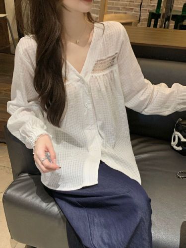 Photographed Korean-style design white V-neck women's French loose casual temperament long-sleeved inner shirt