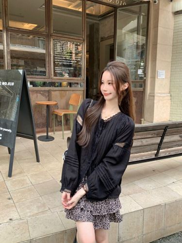 Photographed! French lace trim round neck versatile long sleeve women's elegant temperament beautiful women's shirt