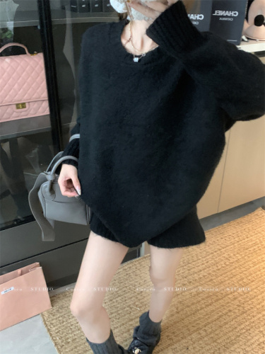 Photographed Autumn/Winter Korean-style retro two-piece set for women, knit, loose and lazy style