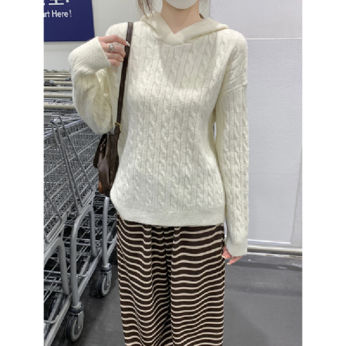 Photo-realistic Korean-style soft and loose fluffy cabled hooded knitted sweater, thick sweater, inner layer top