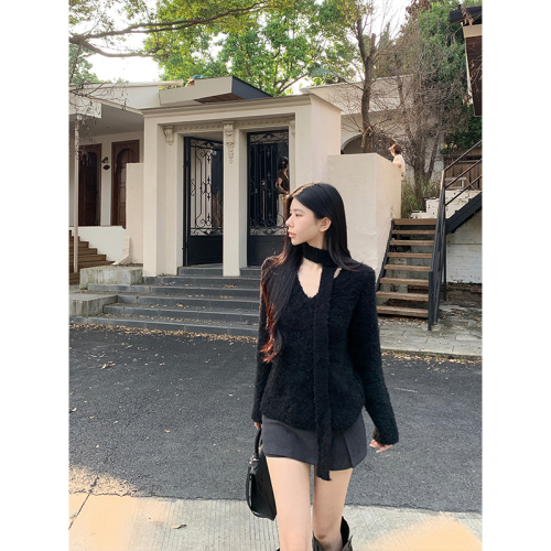 Shot. Purple loose V-neck sweater autumn and winter knitted top casual long-sleeved top