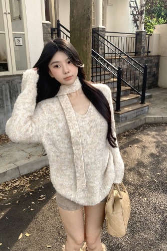 Shot. Purple loose V-neck sweater autumn and winter knitted top casual long-sleeved top