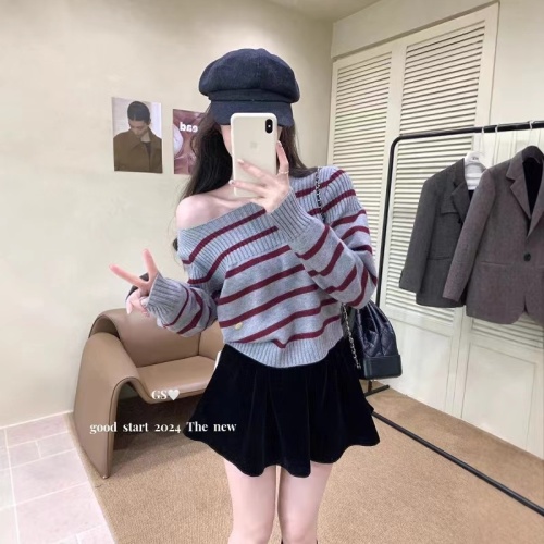 GS Blogger's Winter New Korean Style Minimalist Lazy Casual Striped One-Shoulder Hooded Loose Slim-Fitting Sweater