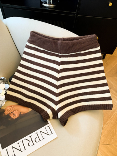 Actual shoot~ 2025 Autumn/Winter New Small Figure Versatile Slimming Elastic High-Waist Striped Knit Wide-Leg Shorts
