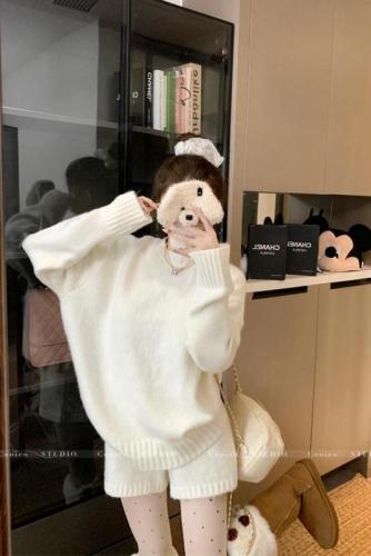 Photographed Autumn/Winter Korean-style retro two-piece set for women, knit, loose and lazy style