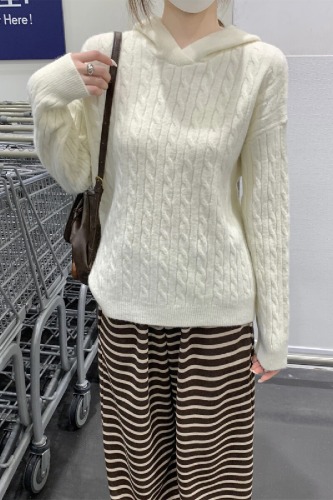 Photo-realistic Korean-style soft and loose fluffy cabled hooded knitted sweater, thick sweater, inner layer top