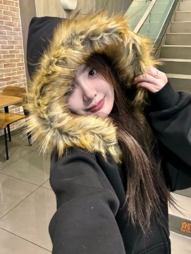 American streetwear brand faux fur hooded sweatshirt for women, new fall and winter design, loose, stylish, lined and thick, very popular outerwear