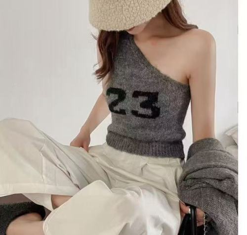 Women's Top Set of Two-Piece Knit Cardigan with Digital Asymmetrical Shoulder Design for Autumn and Winter in Dongdaemun, Korea