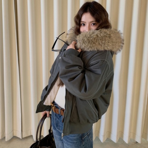 Shoot-proof short down cotton coat for women with faux rabbit fur hooded collar, 2025 winter cotton jacket, American retro style