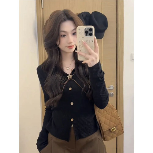 Original Quality Early Autumn Bowknot V-Neck Long-Sleeve T-Shirt for Women, Retro Flower Buttoned Fitted Slimming Top