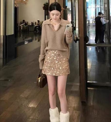 2025 Winter French Heavy Work Collar Sparkling Knit Top with Relaxed Fit