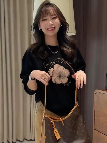 Women's Loose and Slouchy Short-Sleeve Round Neck Hoodie for Autumn and Winter