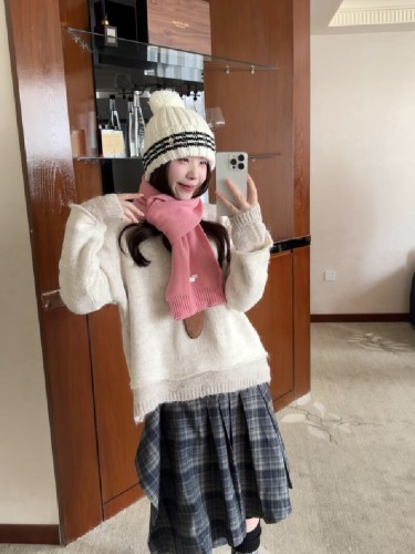 Shot design, niche two-piece contrasting color patchwork women's Korean style loose outerwear knit sweater top