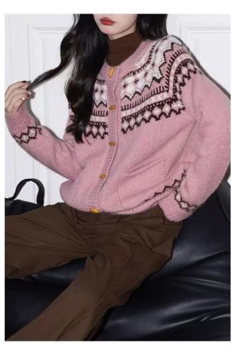 Women's Winter Warm Loose Korean Style Chic Knit Top with Soft Glutinous Rice Fabric from Dongdaemun, South Korea