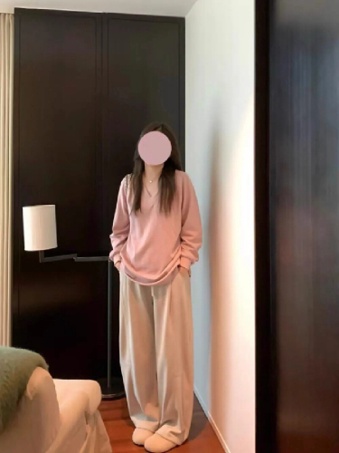 Original version of official image, Minnie print 35% cotton 65% polyester relaxed style high collar raglan sleeve top