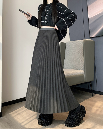 Take a look at this hundred-pleated skirt for autumn and winter, high-waisted and slimming, mid-length, versatile and casual, with a large swing.