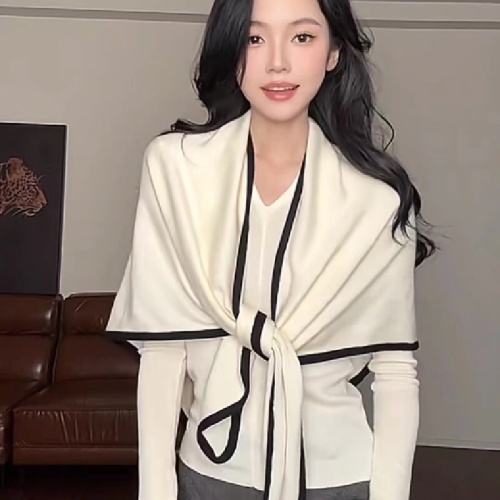 Triangle scarf outerwear, women's 2025 new autumn slimming knitted sweater, Korean style layering two-piece top