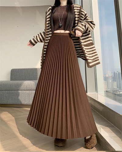 Take a look at this hundred-pleated skirt for autumn and winter, high-waisted and slimming, mid-length, versatile and casual, with a large swing.