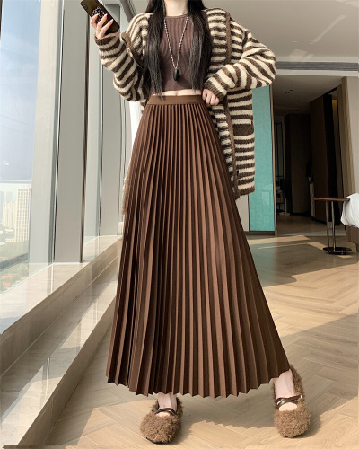 Take a look at this hundred-pleated skirt for autumn and winter, high-waisted and slimming, mid-length, versatile and casual, with a large swing.