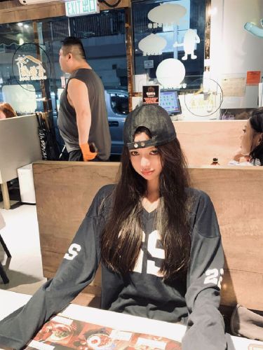 Floral Cotton Long-Sleeve T-Shirt for Women, Autumn American Retro V-Neck Loose Letter Print Top for Women