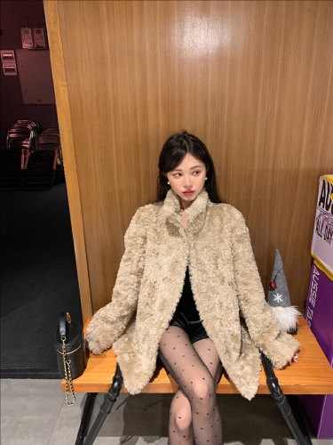 Original fabric 2025 new style stand-up collar lamb wool women's leather and fur integrated coat