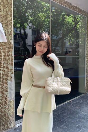 Actual shooting real waist-cinching sweater new half-length turtleneck bell sleeve slimming temperament knitted top with belt