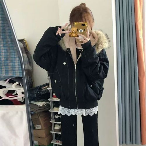 Women's Short Padded and Thick Winter Coat 2025 New Loose Fashion Versatile Casual Style Oversized Outerwear Trendy