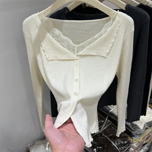 2025 Autumn New Arrival Women's Designer Lace-Trimmed Ruffled Collar Long-Sleeve Knit Top — Sleek, Slim-Fit Base Layer Style