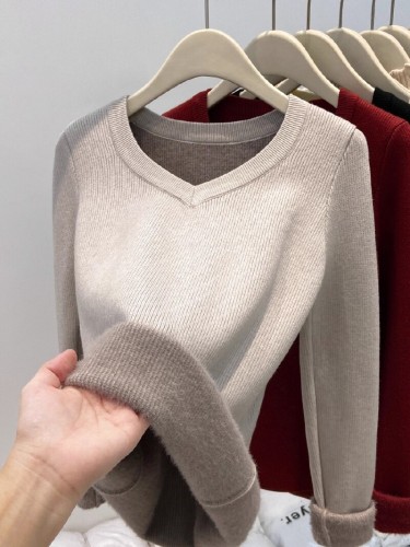 Soft and Gentle V-Neck One-Piece Knit Sweater for Autumn/Winter, Thick and Warm Women's Top for Simple Layering and Underwear