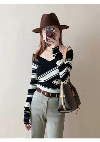 Autumn French Contrast Striped Sexy V-Neck Knit Top for Women, Long Sleeve, Fitted Slimming Elegant Shirt