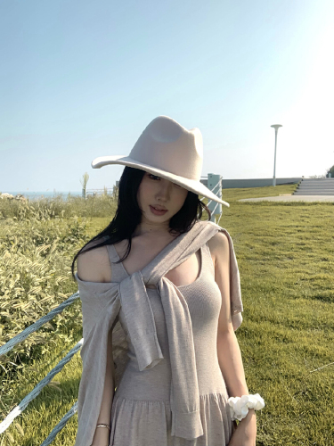 Photographed Gentle Wind Sculptural Aesthetics Knit Cardigan Backless Dress Set