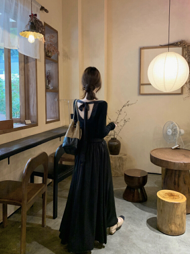 Photographed! New Autumn/Winter French-style temperament round-neck ribbon-back base dress, can be layered with white dress