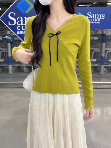 High-end V-neck lace bow knit sweater for women, autumn/winter 2025 new arrival, long sleeve, slim fit, figure-flattering