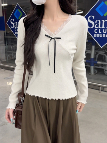 High-end V-neck lace bow knit sweater for women, autumn/winter 2025 new arrival, long sleeve, slim fit, figure-flattering