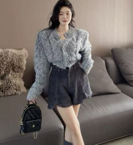 Korean Dongdaemun Gentle Soft Texture Laced Long Sleeve Knit Top for Women - New Fall/Winter Collection, Fitted and Versatile