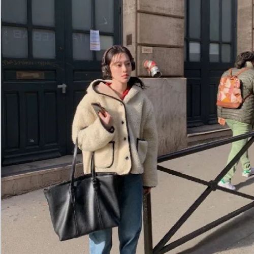 Korean chic autumn and winter lamb wool hooded coat, versatile loose fit, 2025 new women's fashion temperament