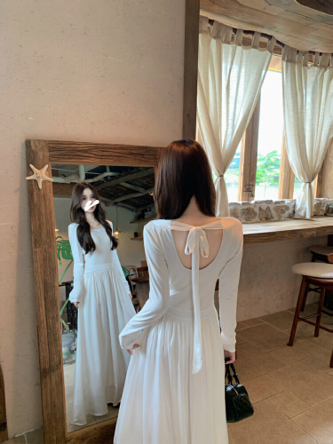 Photographed! New Autumn/Winter French-style temperament round-neck ribbon-back base dress, can be layered with white dress