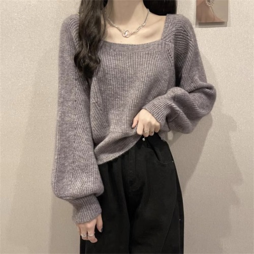 Retro, laid-back style square-neck lantern-sleeve sweater for women—autumn/winter, slimming, figure-flattering knit top with a niche, trendy vibe