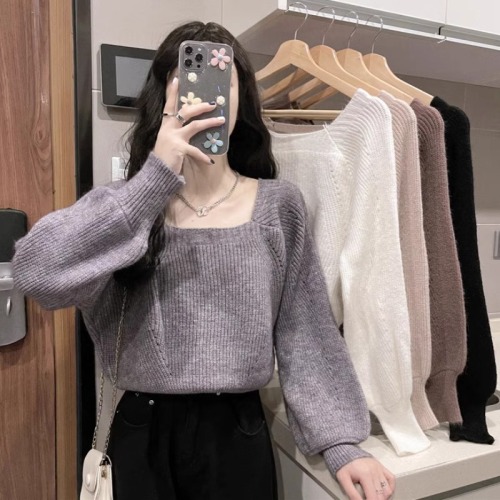 Retro, laid-back style square-neck lantern-sleeve sweater for women—autumn/winter, slimming, figure-flattering knit top with a niche, trendy vibe