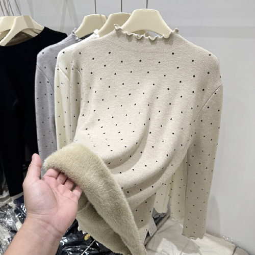 Sijiqing 2025 Winter New Arrival Wooden-Edge Polka-Dot Fleece-Integrated Long-Sleeve Knit Top for Women – Fashionable, Slim-Fit Base Layer
