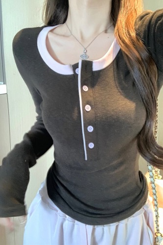 Photographed women's collared innerwear fuzzy lined padded base shirt with contrasting colors slimming design long sleeve T-shirt
