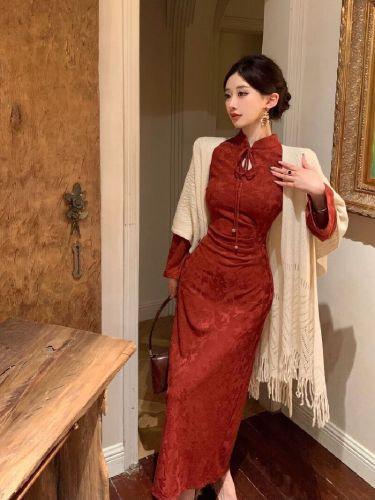 Red Large-Sleeve Traditional Chinese Style Long-Sleeve Cheongsam 2025 New Women's Retro Fitted Autumn/Winter Dress