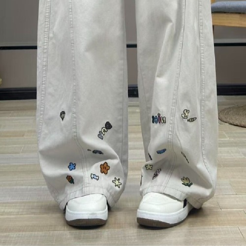 American Retro Wide Leg Denim Pants for Women with Embroidery Loose Slimming Cartoon Hot Pants Trend